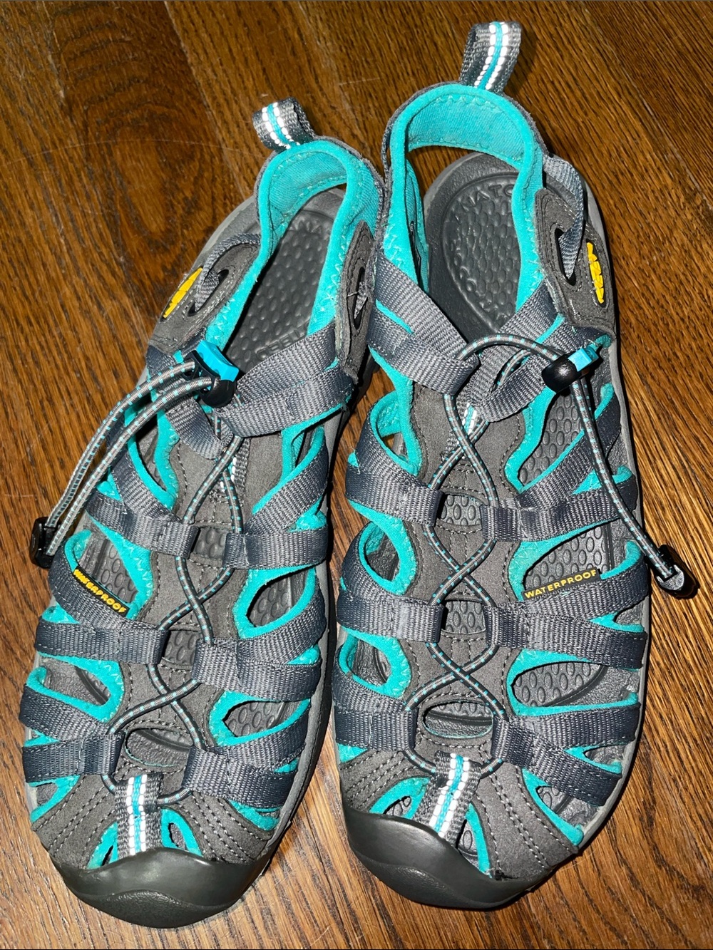 Keen Whisperer sandals NWOT